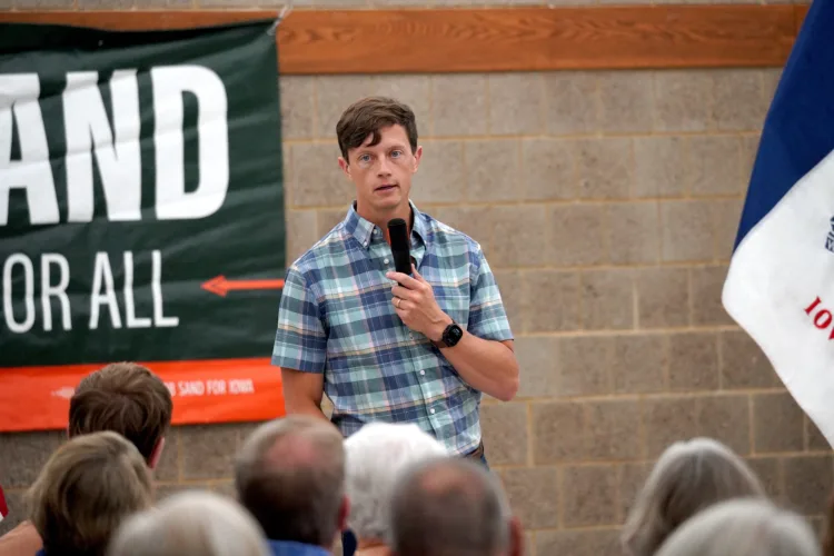 ‘A different kind’ of Democrat